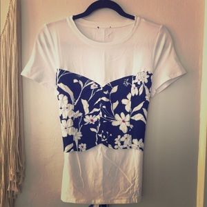 🌺 NWOT Hawaiian print 2 layer top